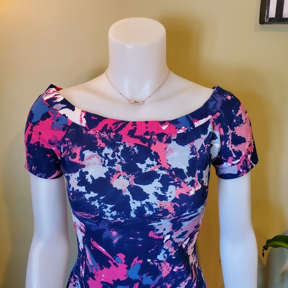 Design lab Lord and Taylor body con dress - Picture 2 of 5